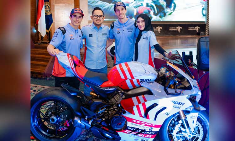 SPONSORSHIP RACING TEAM: Dari kini ke kanan; Marc Marquez, Gilang W. Pramana, Alex Marquez, dan Shandy Purnamasari. MS Glow For Men, salah satu unit bisnis J99 Corp menjadi salah satu sponsor dari Gre