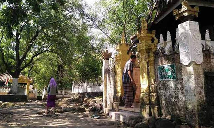 WISATA RELIGI: Petilasan Gunung Sir yang sampai kini sering dikunjungi wisatawan.