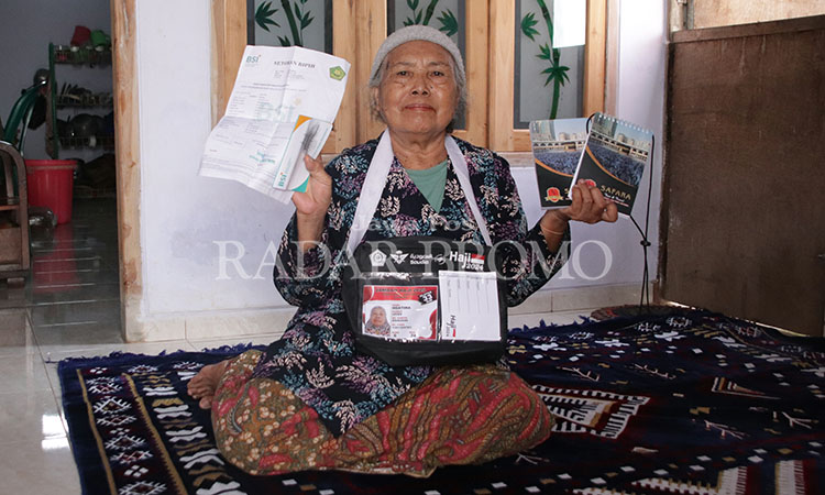 SEHAT: Ngatima, warga Jalan Pahlawan II, Blok Gul-Gulan, Desa/Kecamatan Leces, Kabupaten Probolinggo, menjadi jemaah haji di usianya yang ke 100 tahun.