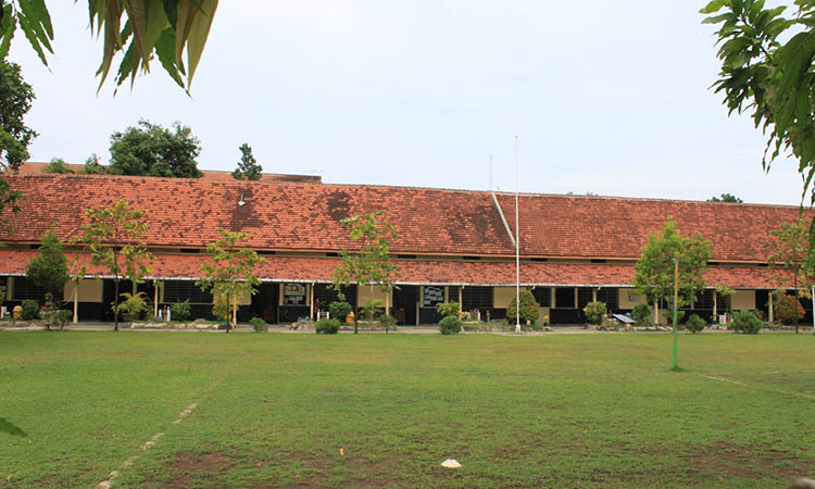 BANGUNAN LAMA: Bangunan sekolah yang terjaga keasliannya sampai saat ini.