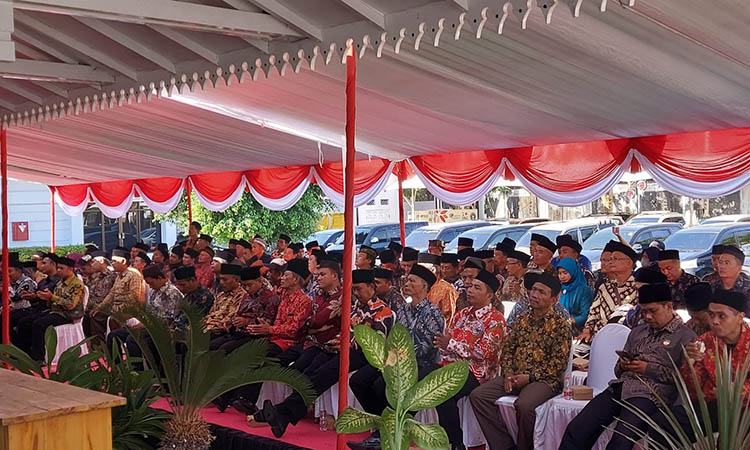 MASA BAKTI: 341 ketua BPD se-kabupaten Pasuruan mengikuti prosesi pengukuhan perpanjangan masa jabatan.