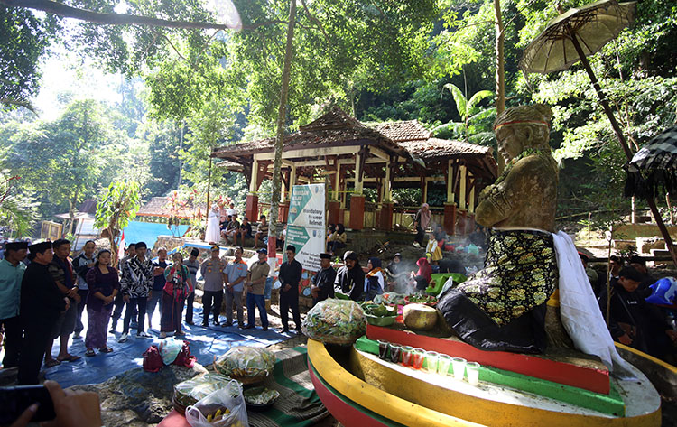 SURA: Perayaan satu Sura di Destinasi wisata Madakaripura, Desa Negororejo, Kecamatan Lumbang, Kabupaten Probolinggo pada Rabu, (10/7) pagi.