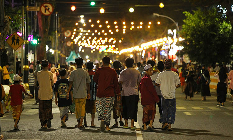 RAMAI: Kegiatan CFN yang mengundang banyak masyarakat untuk mengikuti kegiatan. Tak heran saking ramainya, memicu kemacetan.