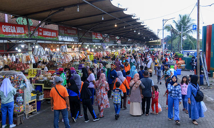 IKON: Pasar Wisata Cheng Hoo Pandaan yang sudah menjadi ikon Pasar Wisata di Kabupaten Pasuruan. Batalnya rencana revitalisasi pasar setempat, membuat pedagang gundah.