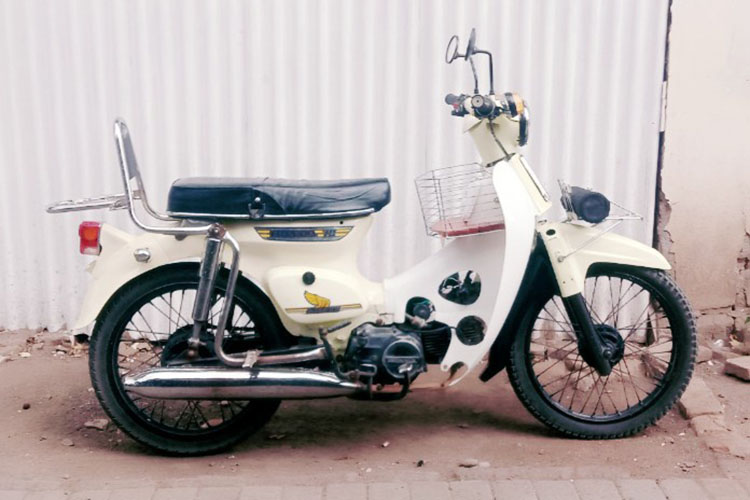 GANTI WAJAH: Motor mlik Abdul Kadir yang awalnya Honda Grand diubah menjadi cetol.