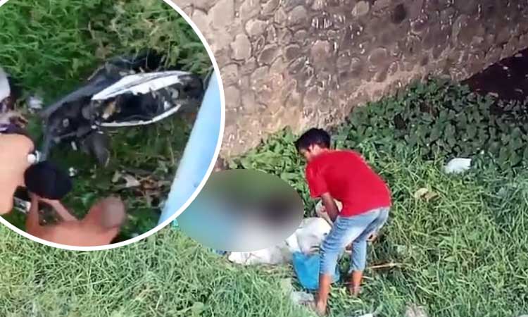 Jenazah korban yang terseret dan terjatuh ke tepi sungai usai disasak KA Sri Tanjung. Inset, motor korban alami ringsek parah.