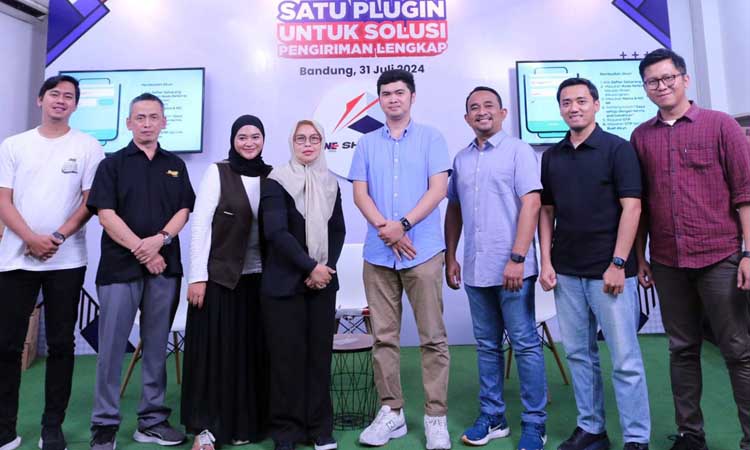 Jajaran petinggi JNE di acara Launching Plugin JNE Shipping Satu Solusi Untuk Solusi Pengiriman Lengkap