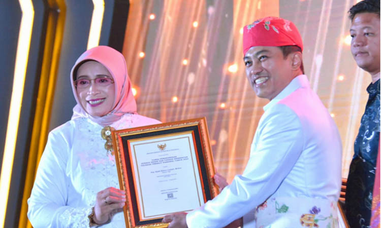 KEMENTERIAN KESEHATAN: Penganugerahan Tenaga Kesehatan Teladan Tahun 2024 KATEGORI INOVASI - TENAGA MEDIS oleh Wakil Menteri Kesehatan Prof. dr. Dante Saksono Harbuwono