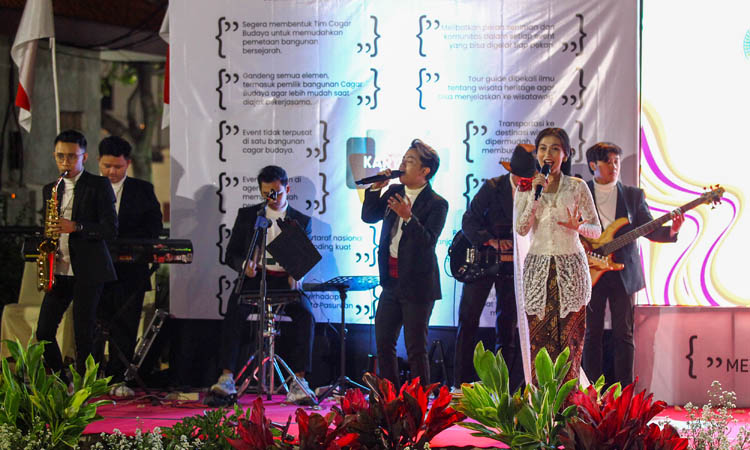 MENGHIBUR: Farellino dan Vibin Band yang ikut menyemarakkan gelaran LKTW 2024,