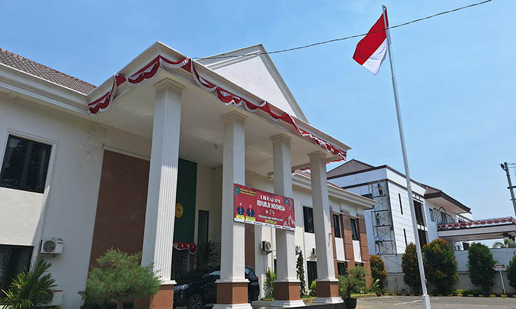 TEMPAT SIDANG: Gedung PA Bangil yang menjadi tempat bagi AWN untuk menggugat suaminya, yang merupakan pegawai BUMN.