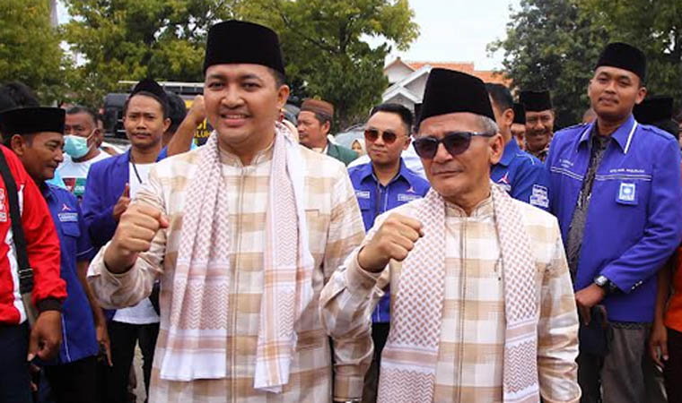 PUNYA BANYAK PROGRAM: Rusdi Sutejo dan Shobih Asrori saat mendaftar ke KPU Kabupaten Pasuruan, rabu (28/8) lalu.