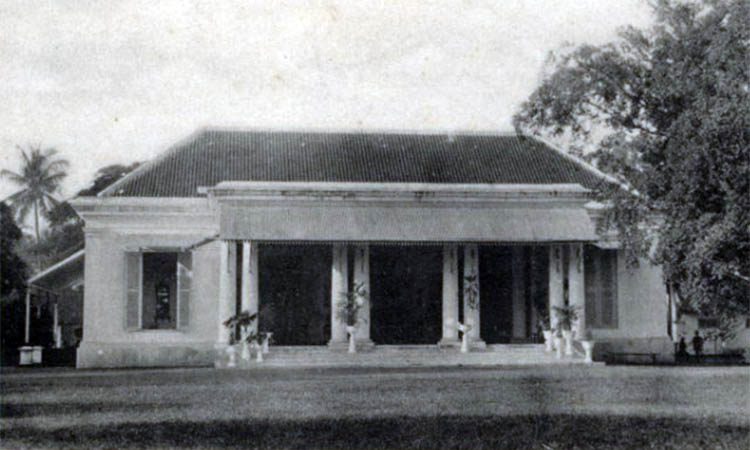 TEMPO DULU: Tampak depan Gedung Asisten Residen tahun 1910 di Kota Probolinggo yang kini menjadi Markas Kodim 0820 Probolinggo.