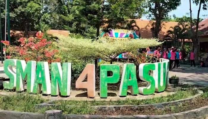 SMAN 4 Kota Pasuruan.