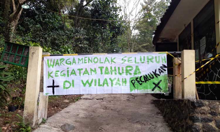 DITUTUP SEMENTARA: Jalur pendakian gunung Arjuno-Welirang yang masih disegel warga, saat ini jalur pendakian masih ditutup.