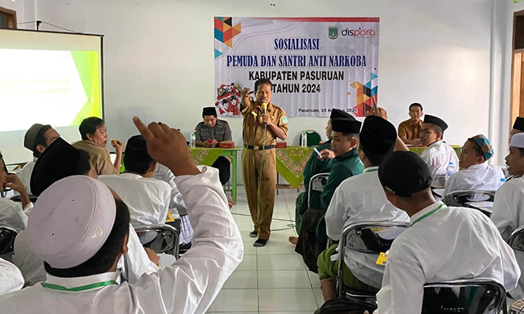 CEGAH NARKOBA: Kegiatan sosialisasi pemuda dan santri anti narkoba yang diselenggarakan Dispora Kabupaten Pasuruan.