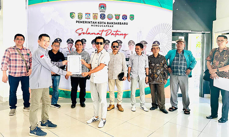KUNJUNGAN: Kegitan kunjungan kerja yang dilakukan jajaran anggota dewan, yang sempat mengisi kursi Komisi III DPRD Kabupaten Pasuruan ke Banjarbaru, berkaitan dengan pembangunan di kawasan setempat.