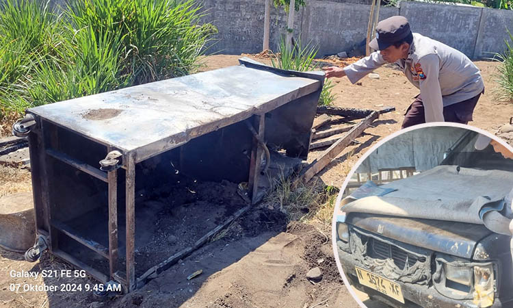 Petugas meninjau pom mini yang hangus terbakar. Inset kondisi mobil korban yang bagian depannya ikut kena jilat api.