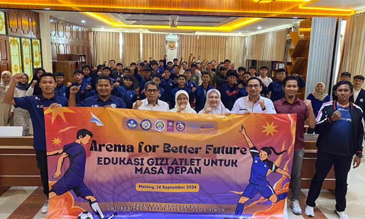 Pengabdian masyarakat bertajuk edukasi gizi pada atlet Akademi Sepak Bola AREMA FC
