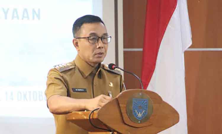 Pj. Wali Kota M taufik Kurniawan saat menyampaikan paparannya dalam FGD Biografi Dokter Mohamad Saleh, di Ruang Puri Manggala Bhakti Kantor Pemkot, Senin (14/10).
