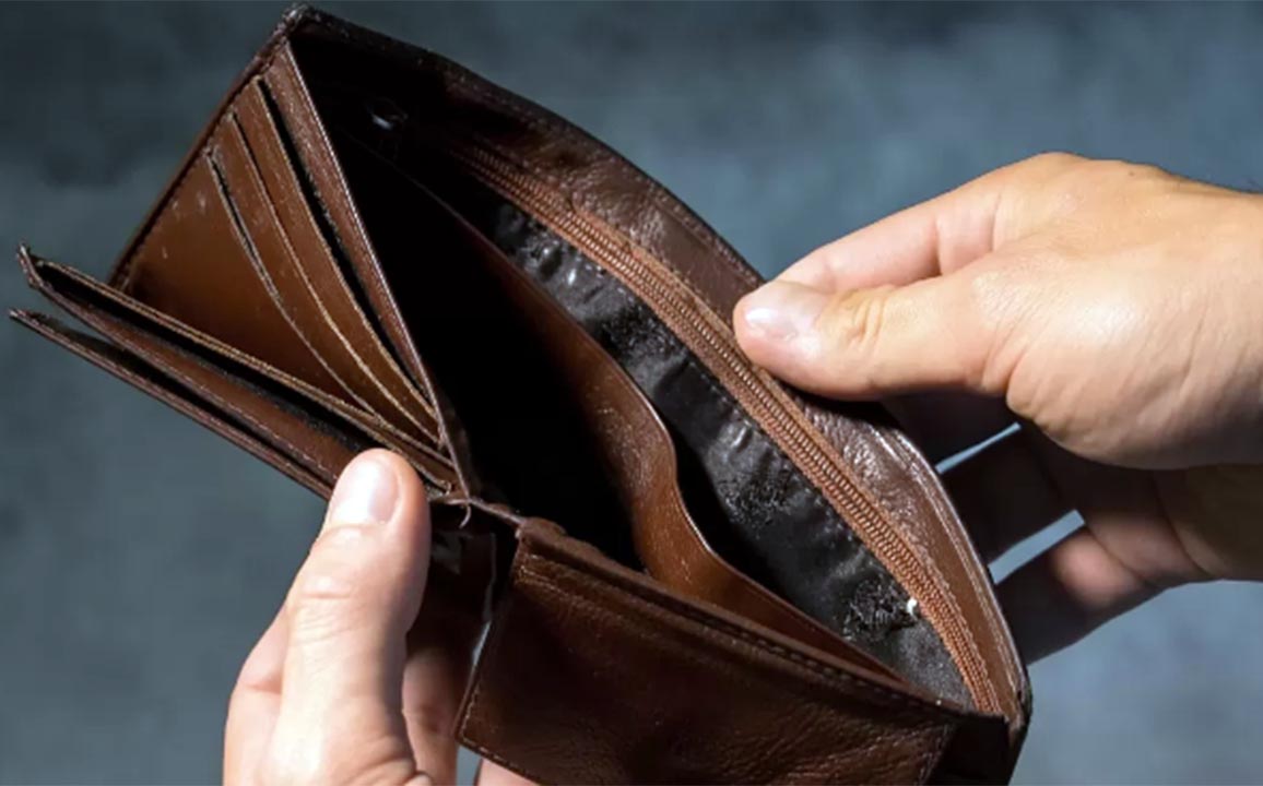 Ilustrasi dompet kosong.