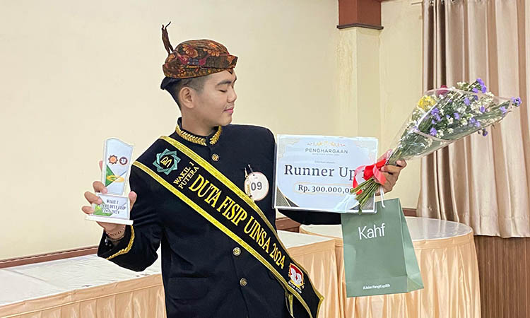KINI PERCAYA DIRI: Sugiyanto saat menjadi wakil I Duta Fisip Uinsa.