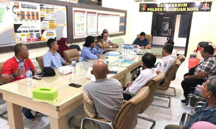 TAK SAMPAI SIDANG: Mediasi yang dilakukan Satreskrim dengan keluarga korban dan terduga pelaku bullying, Rabu (23/10) lalu.