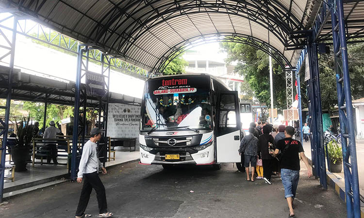 TERTUNDA: Rencana pengoperasian trayek baru, Bandara Juanda-Terminal Pandaan tertunda. Rencananya bulan November bisa dioperasikan.