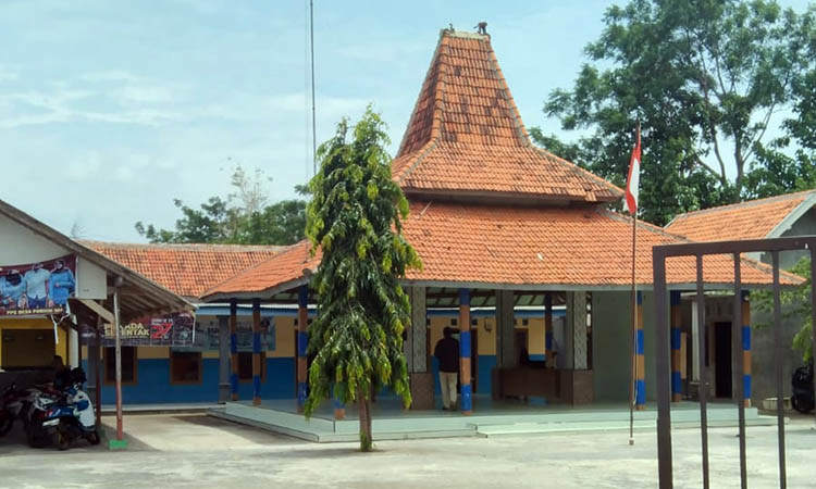 BALAI DESA: Keberadaan Balai Desa Pondok Wuluh di Kecamatan Leces yang dimanfaatkan untuk pelayanan kepada masyarakat.