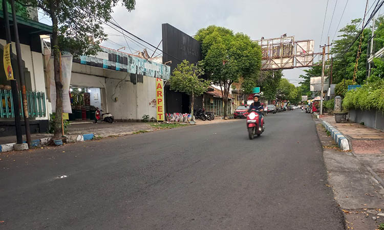 SEKARANG: Kondisi Jalan dr Sutomo Kota Probolinggo yang telah dipenuhi oleh gedung-gedung serta pertokoan.