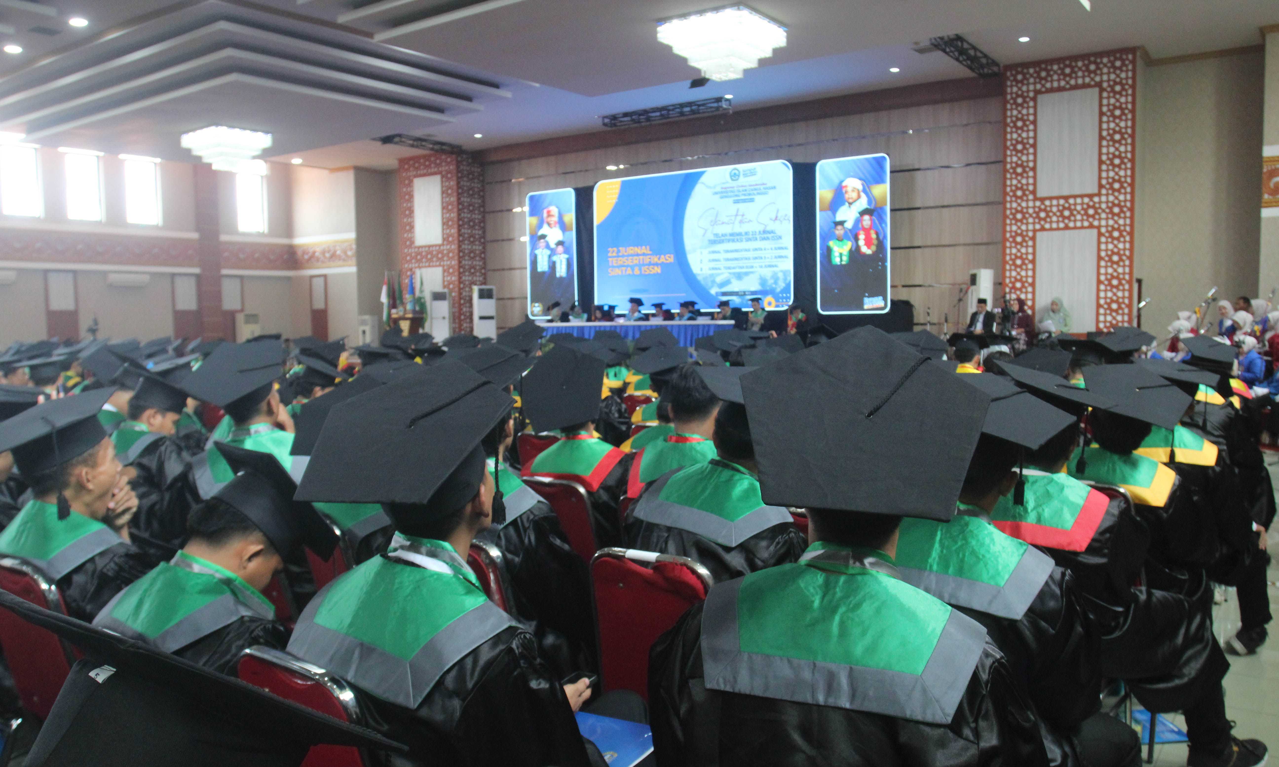WISUDA: Wisuda Unzah, STIH dan Ma&rsquo;had Aly dihadiri sejumlah tamu penting, termasuk orang tua wisudawan.