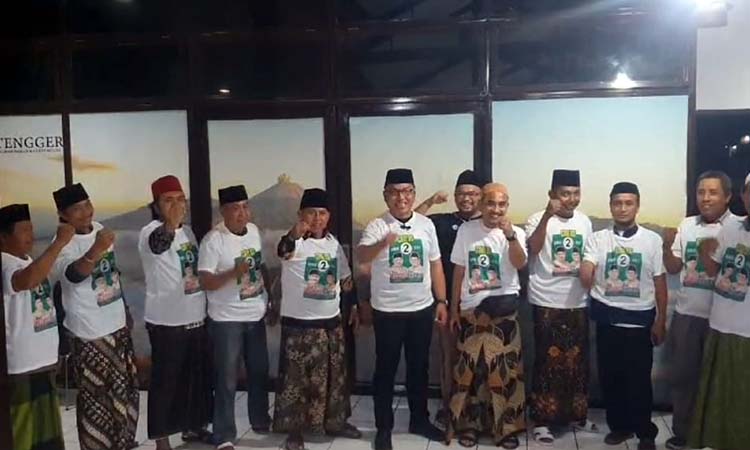 MANUVER POLITIK: Sahabat Gus Irsyad saat deklarasi dukungan pada RUBIH di Pilbup Pasuruan.