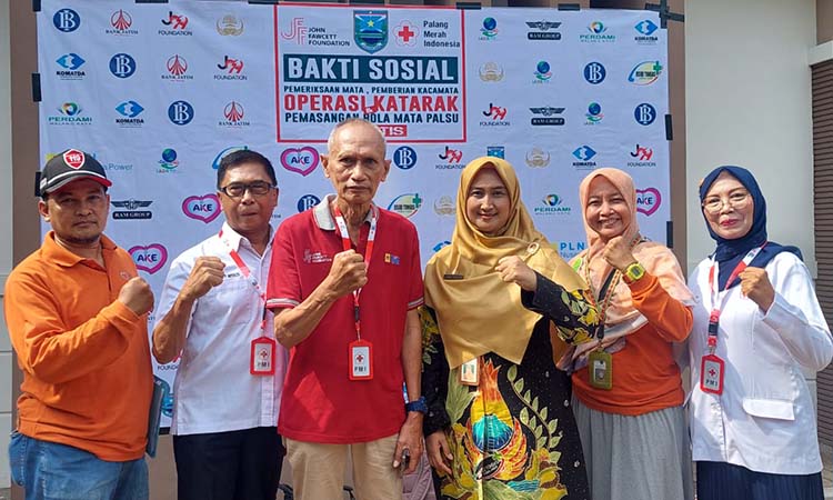 SINERGI: Perwakilan RSUD Tongas, JFF (John Fawcett Foundation) dan PMI Kabupaten Probolinggo.
