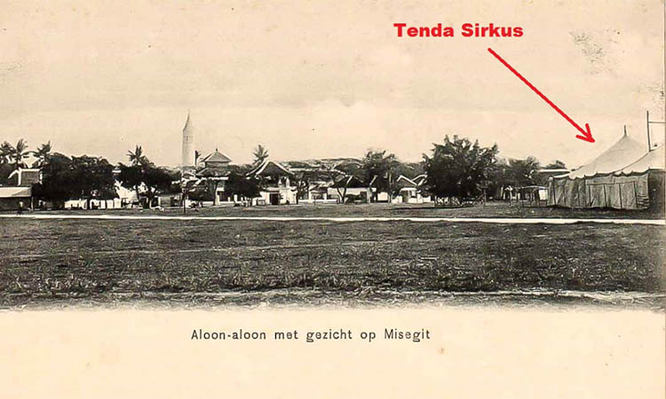 TENDA: Keberadaan tenda sirkus yang didirikan di Alun-alun Kota Pasuruan. Tenda tersebut didirikan untuk kegiatan pertunjukan dan kebutuhan lain dalam pelaksanaan sirkus.