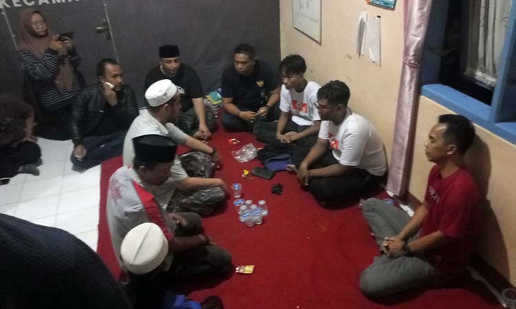 Paslon Habib Hadi Zainal Abidin menemui 2 pemuda yang sempat bikin geger karena diamankan warga terkait dugaan money politics.