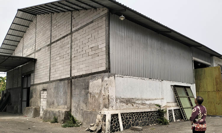 BERSEJARAH: Bangunan tua peningalan Belanda yang ada di Suwayuwo, Kecamatan Sukorejo. Bangunan tersebut sempat difungsikan sebagai gudang amunisi saat era Kolonial Belanda.