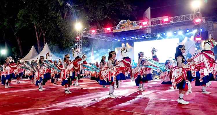 WARISAN BUDAYA TAK BENDA: Puluhan penari Jaran Bodag begitu memukau. Tari Jaran Bodhag sebagai warisan budaya tak benda asal Kota Probolinggo juga ditampilkan dalam Probolinggo Night Culture Festival