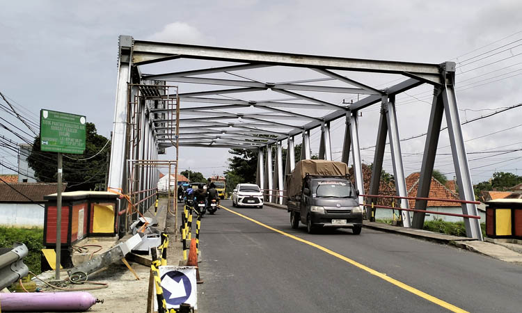 KEMBALI KOKOH: Jembatan Pajarakan selesai diperbaiki, kini rutin dilakukan pemantauan dan pemeliharaan agar tetap terjaga.
