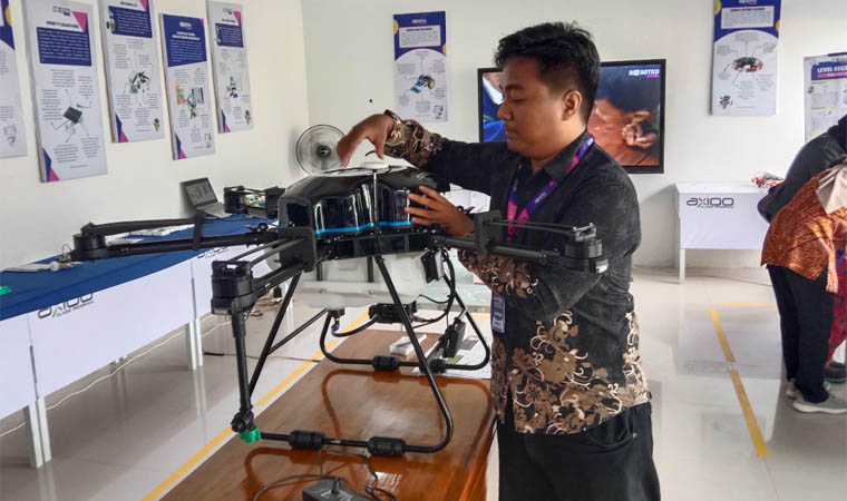 WAHANA BELAJAR: Salah satu robot yang dipamerkan di pameran robotic di Rumah Batik.
