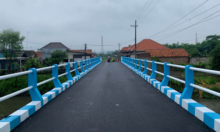 RAMPUNG: Jembatan Sebaung yang terletak di ruas Jalan Sebaung-Sumberkerang Desa Sebaung Kecamatan Gending yang rampung.