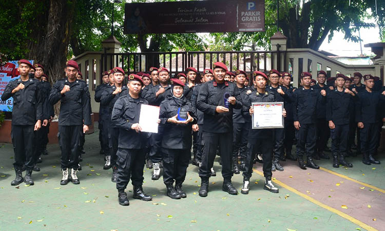 DITAMBAH: Sejumlah personel pengamanan Rutan Bangil yang disiapkan untuk penjagaan saat tahun baru.