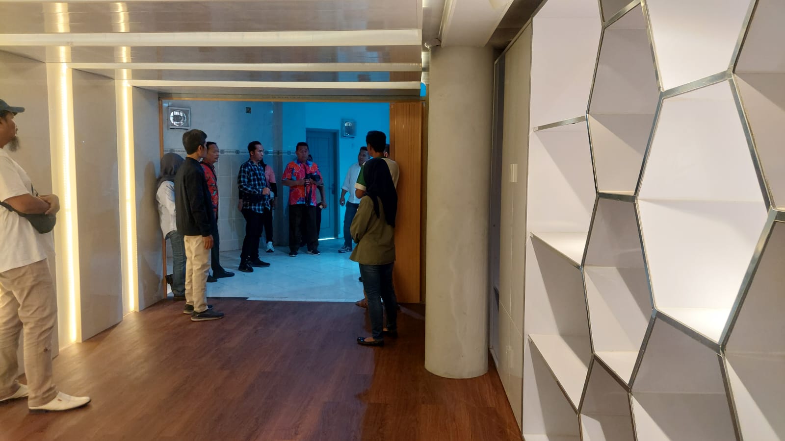 INTERIOR MEWAH: Kondisi salah satu sudut di ruang privat kantor KONI Kota Probolinggo.