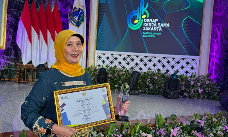 PRESTISIUS: PT Paiton Energy melalui Solar School Program raih Penghargaan DKJ 2024 kategori Lingkungan atas inovasi energi terbarukan dan dukungan pembangunan berkelanjutan.