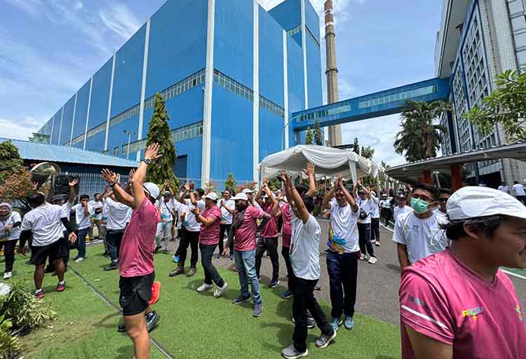 SEMARAK: PLN Nusantara Power UP Paiton menggelar Puncak Harlinas dan HUT ke-29 PLN Nusantara Power dengan fun walk and run.