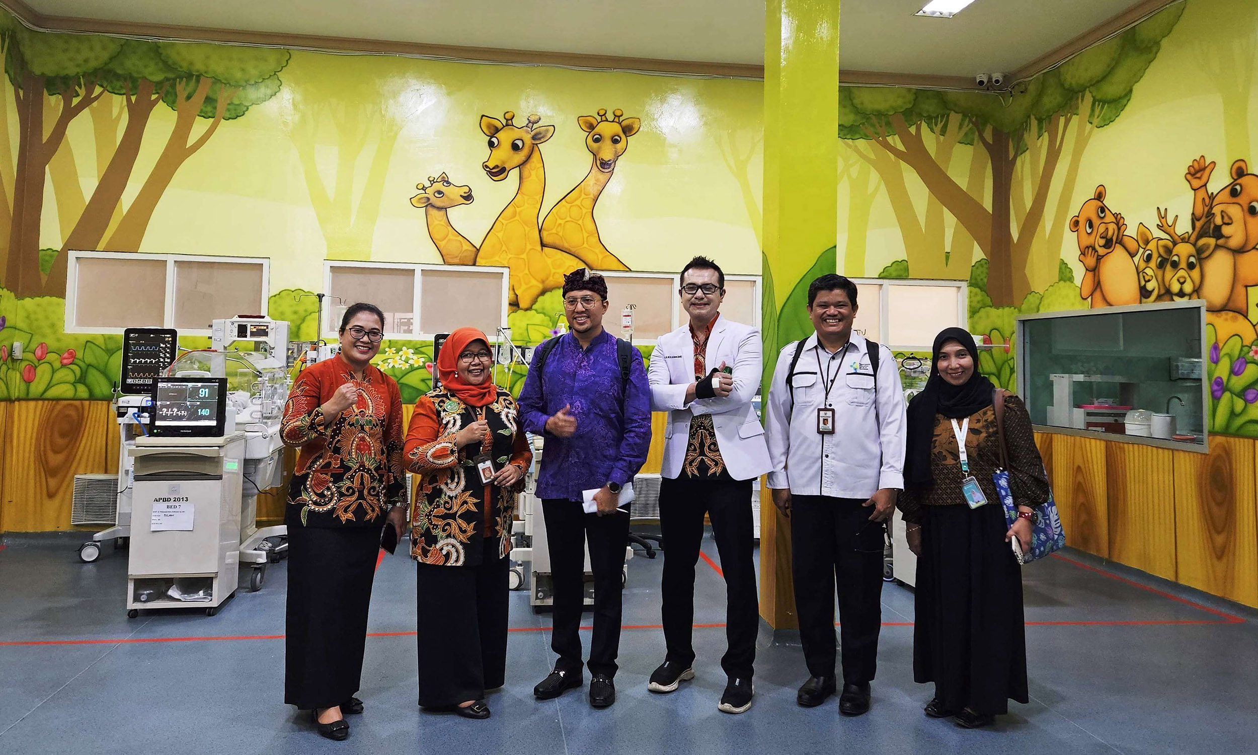 KUNJUNGAN : Kementerian Kesehatan (Kemenkes) RI saat mengunjungi Ruang NICU RSUD Waluyo Jati.