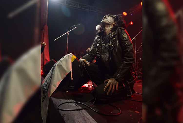 BEGAL: Ban Begal, tampil kompak dalam sebuah konser. Band ini diberi nama Begal agar mudah diingat, karena di Pasuruan sering terjadi kejahatan begal.