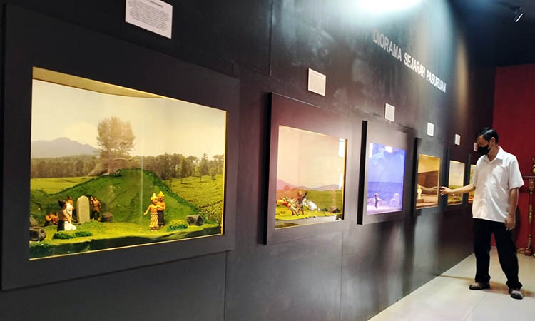 MENAWAN: Display diorama tentang sejarah Pasuruan yang dipajang di Museum Cunggrang. Diorama itu menambah kesan menawan tampilan museum.