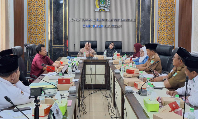 CARI SOLUSI: Audiensi di Kantor DPRD KabupatenPasuruan, Senin (13/1).