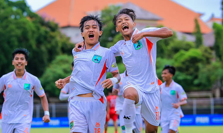 SUMBANG GOL: Edy Wardan dan M Nurhacqiqi yang dalam laga melawan NZR Sumbersari sama-sama menyumbang satu gol.