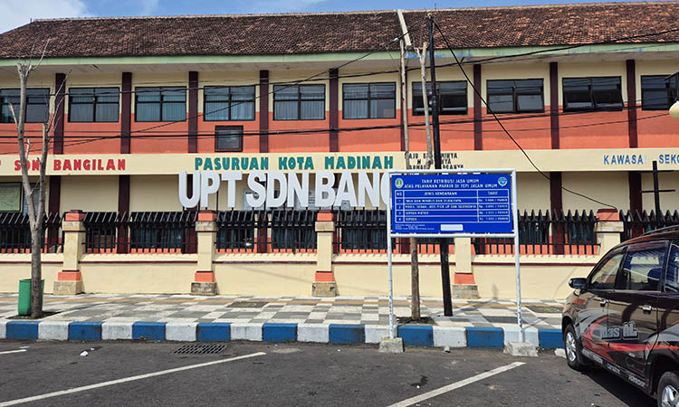 MEGAH: Pemandangan bagian depan SDN Bangilan yang tampak modern.