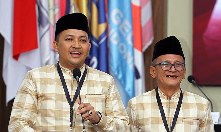 LANGSUNG ACTION: Bupati dan Wakil Bupati Pasuruan terpilih&nbsp;M. Rusdi Sutejo (kiri) dan M. Shobih Asrori.